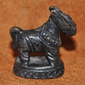 pesa oriental de bronce para el opio