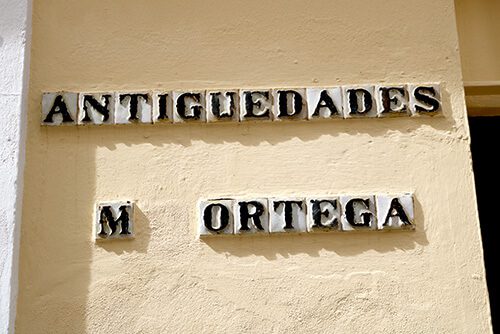 Tienda física de antiguedades Tres Culturas en Calle Jamerdana, 2. Sevilla